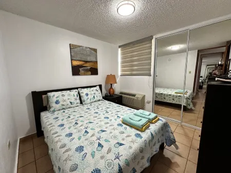 Unwind at Seaside Serenity, 2B/2B, Full A/C, WiFi.