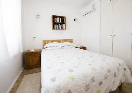 Casa Valeria is located directly by the sea - first floor