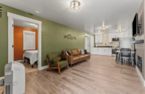The Pit Stop - Car Themed Apartment in Blackfoot