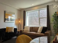 Love nest 1 river from the castle! Free parking! Refurbished, Air conditioner