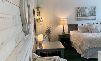 Moose Creek Lodge & Suites