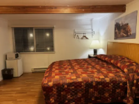 Heidi's Inn Hotels in Pacific County