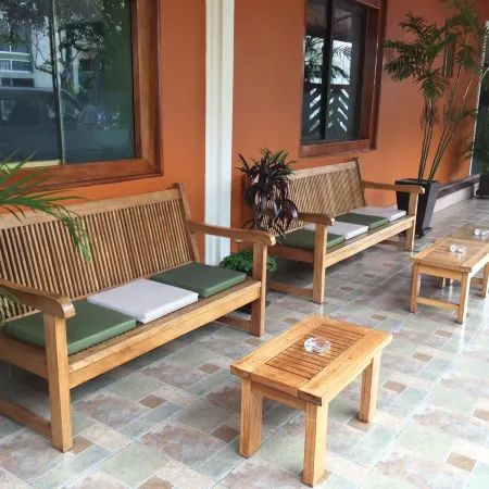 Hotel Tinkus Inn