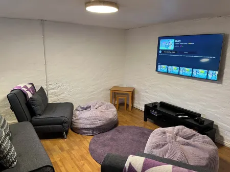 Grass Ings Отели рядом с достопримечательностью «Райдал Кейв»