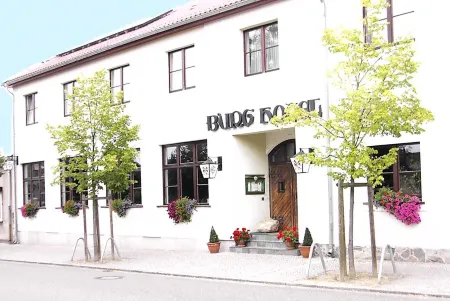 Burg Hotel Ziesar Отели в г. Потсдам-Миттельмарк