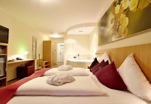 5. 크리스티아나스 ..