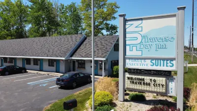 Traverse Bay Inn Hoteles en 