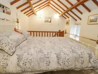 The Little White Cottage Hotels in Llanferres