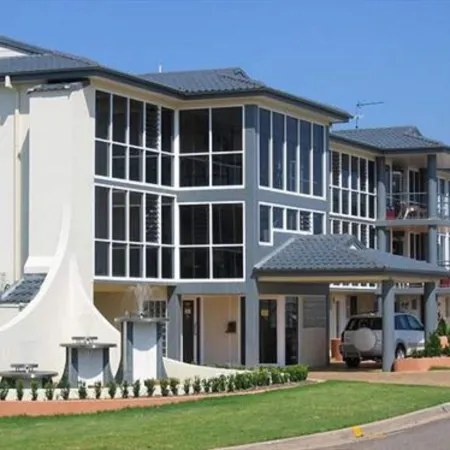 Amooran Oceanside Apartments & Motel