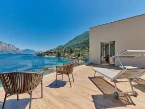 Hotel Castello Lake Front