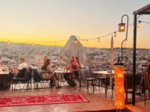 キャッスル ケーブ ホテル ネヴシェヒルのホテル