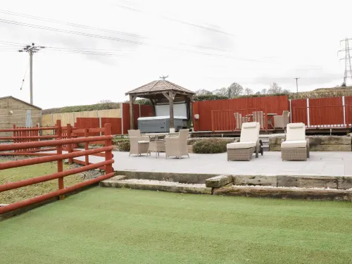 Bryn Derw Holiday Cottage Hotels in Caerhun