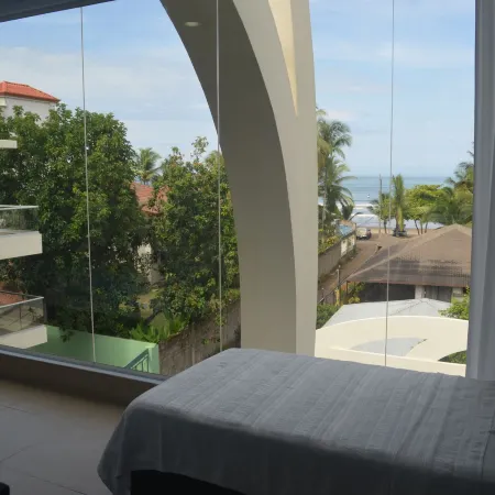 Room2Board Hostel and Surf School Hotele w: Jaco