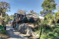 Step-Free Home w/ Fire Pit - 3 Miles to USC!