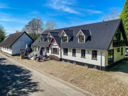 Purhus Kro Отели в г. Хобро