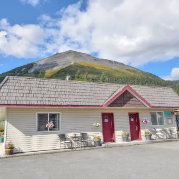 Trailhead Lodging Отели в г. Сьюард