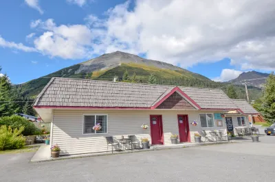 Trailhead Lodging Hotels near Seward Highway