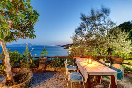 Assos Terrace Hotel Отели рядом с достопримечательностью «Behramkale»