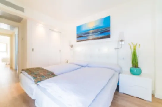 Fantastic 5-storey building with gigantic sea views, 2 bedrooms