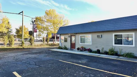 Prince Motel Отели рядом с достопримечательностью «Lil Hoppers Play Cafe»