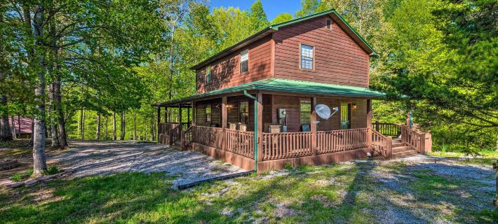 Lake House w/ Hot Tub + Fire Pit - 1 Mi to Marina! Hotels in Pickett County