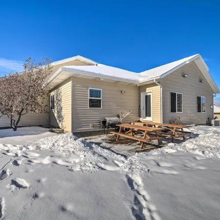 Spacious Idaho Home Ski, Hike, and Fish!