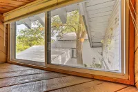 Cozy Studio Near Hiking & Skiing, Walk to Downtown - Wi-Fi
