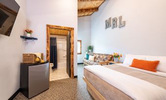 MAD River Lodge