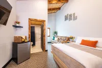 MAD River Lodge Hotels in Fayston