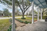 Spacious Abode, Walk to Texas Heroes Square! - Parking