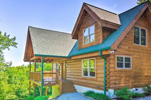 Blue Ridge Mountain Gem w/ Deck & Community Perks - 3-Star
