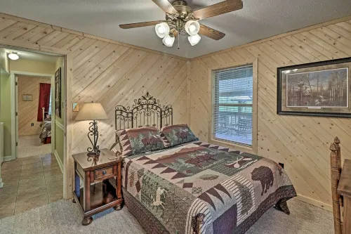 Secluded Edgemont Getaway w/ Huge Outdoor Deck! - balcony
