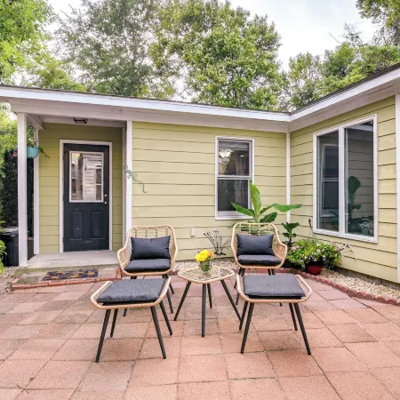 Cute Georgetown Villa < 1 Mi to Historic District