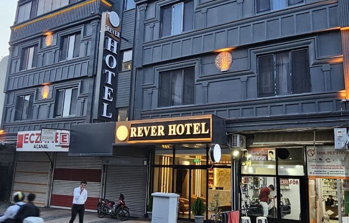 Rever Hotel