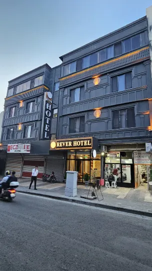 Rever Hotel