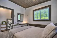 Floating Home on Columbia River w/ Provided Kayaks - balcony