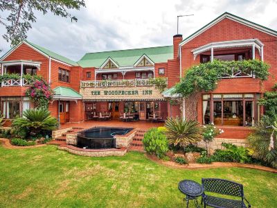 The Woodpecker Inn