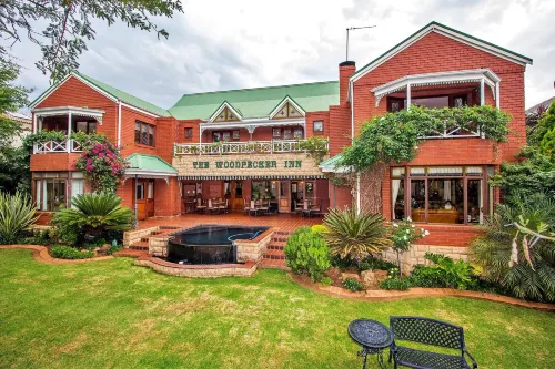 The Woodpecker Inn Hotel a Donkerhoek