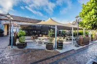 Court Yard Hotel - 4-Sterne