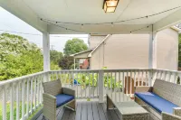 Chic Front Royal Retreat Near Shenandoah River! - parking