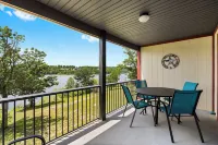 Sunset View at Anchors Point Lakefront Stay for 8 w/ Private Balcony