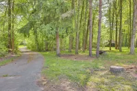 Cozy Youngstown Apartment w/ Central A/C + Heating - 2-Star