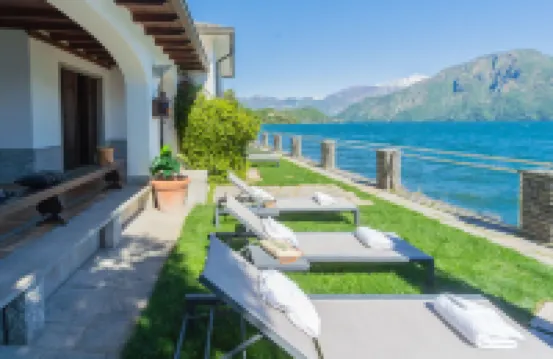 Villa Bianca - Front Lake Pool by Rent All Como