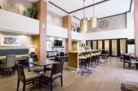 Hampton Inn & Suites Pittsburgh/Harmarville - Wifi