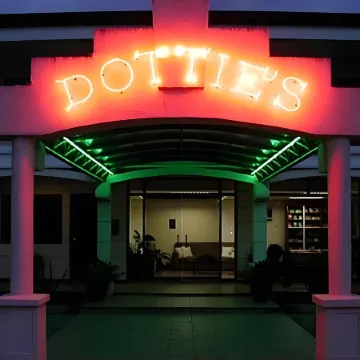 Dottie's Place Hotel & Restaurant