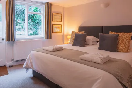Luccombe Villa Holiday Apartments Отели рядом с достопримечательностью «Шанклин в Ventnor Coastal Walk»