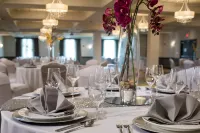 Crowne Plaza CHICAGO SW - BURR RIDGE by IHG - breakfast