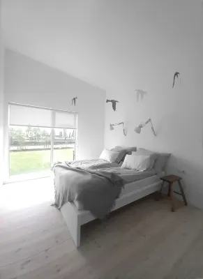 Beautiful new house w/hot tub - 30 min from Reykjavík