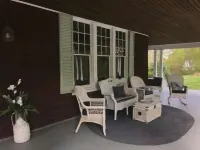 Beautiful, Spacious Historic Victorian Near Ski Liberty