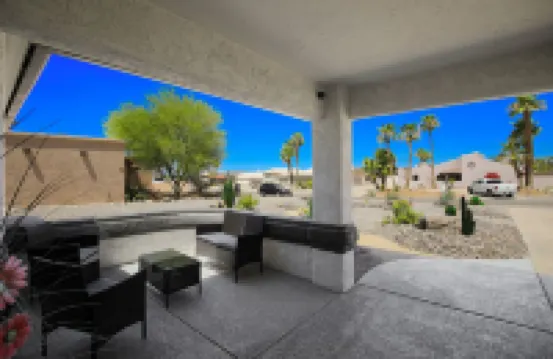Hot Havasu Escape!!!  Spacious 4-bedroom pool home in great location, Sleeps 12